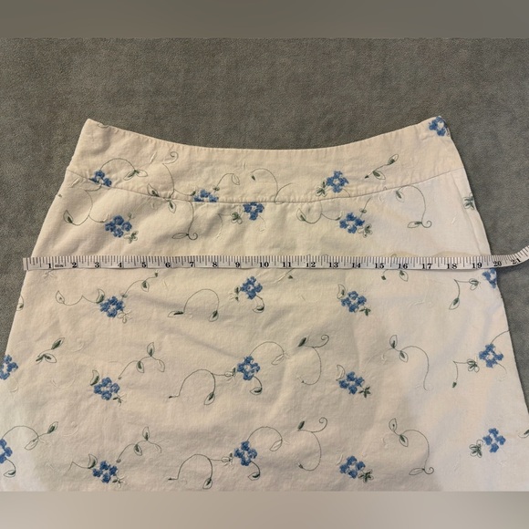 Vintage Floral Embroidered White Linen Blend Skirt, EUC, Homemade/Home-sewn - Picture 8 of 9